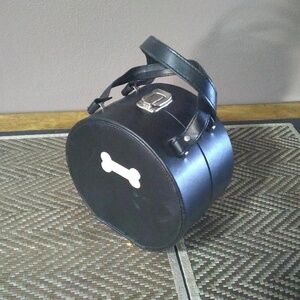 Travelling pet dish case